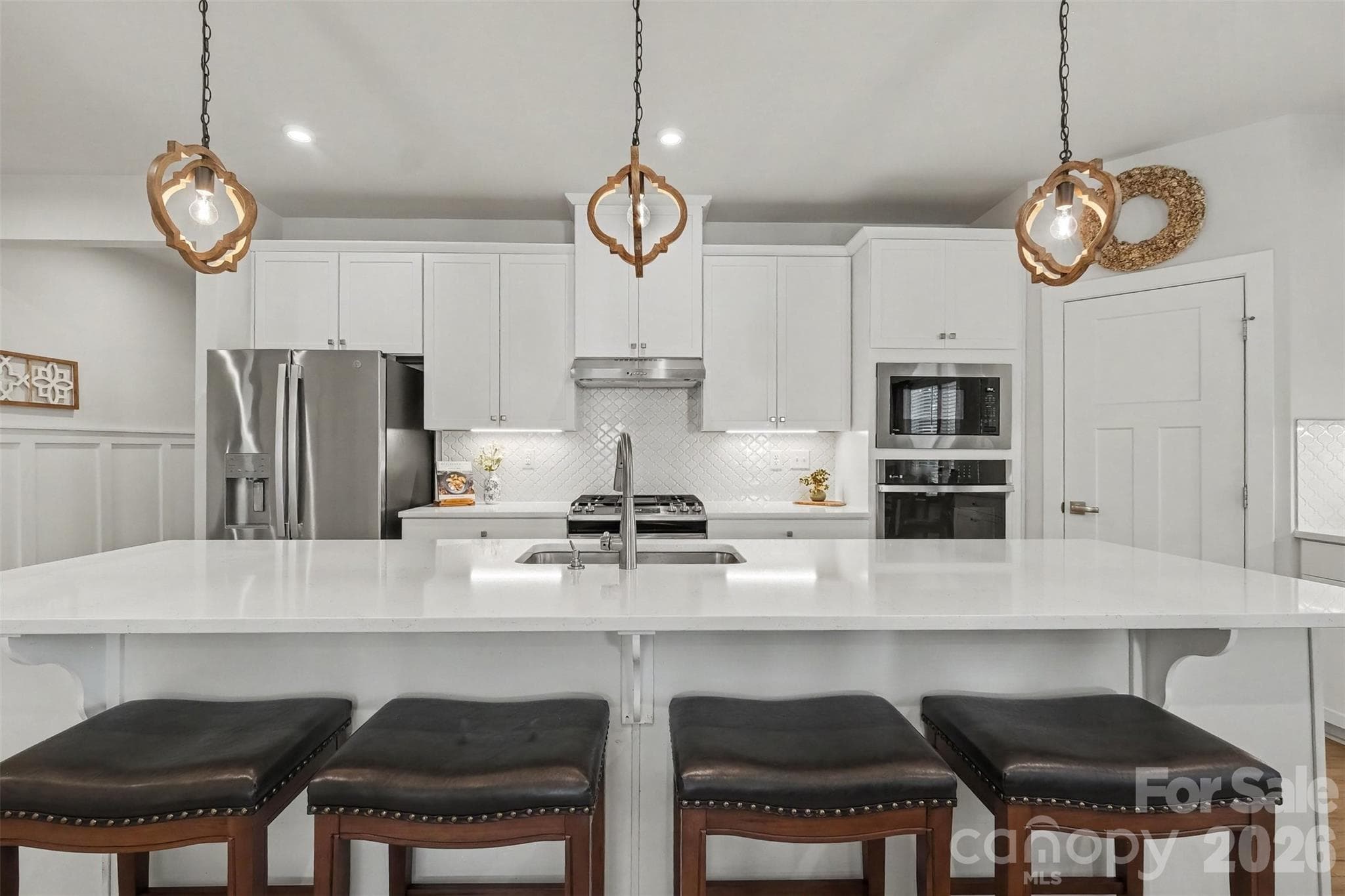 open spacious kitchen, a pleasure to entertain! - 6513 Cumberland Drive, Harrisburg