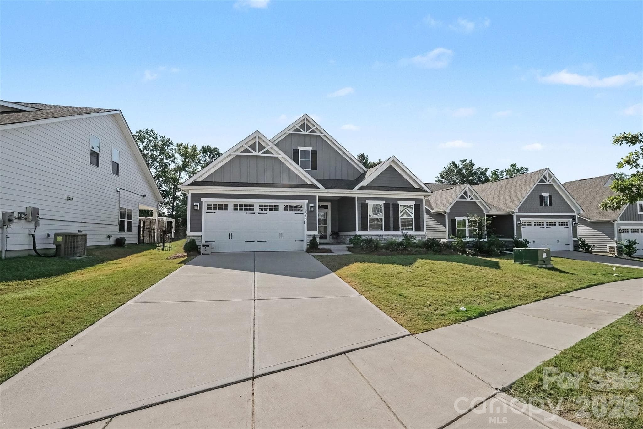 Huge driveway, plenty of parking - 6513 Cumberland Drive, Harrisburg