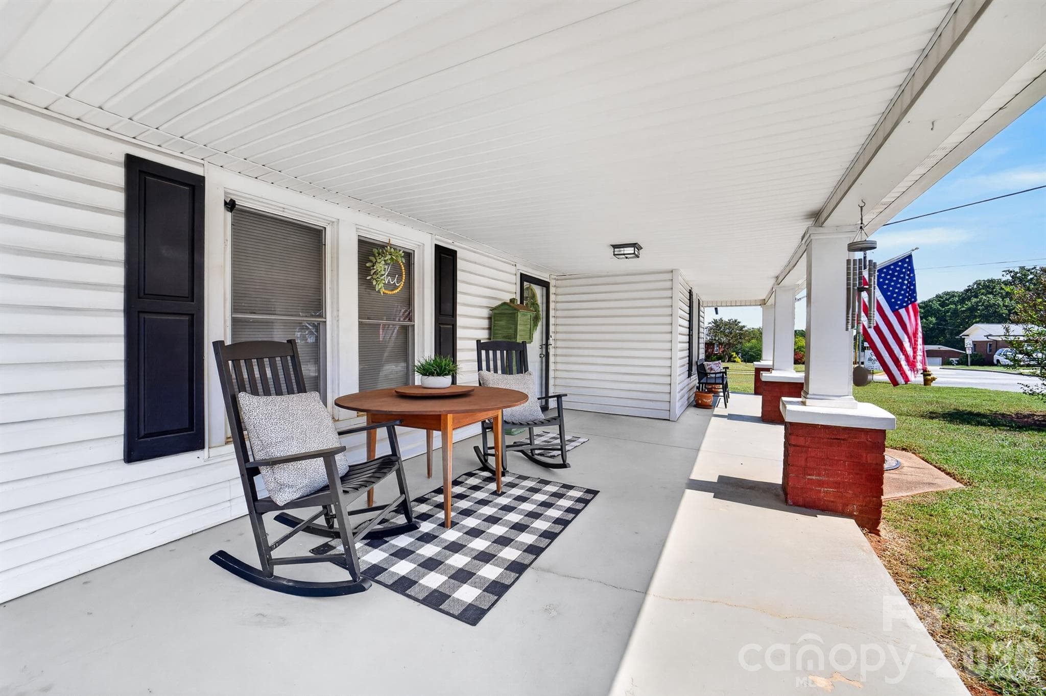 Single Family Residence at 3276 E Calvin Street, Claremont, photo 3 of 29