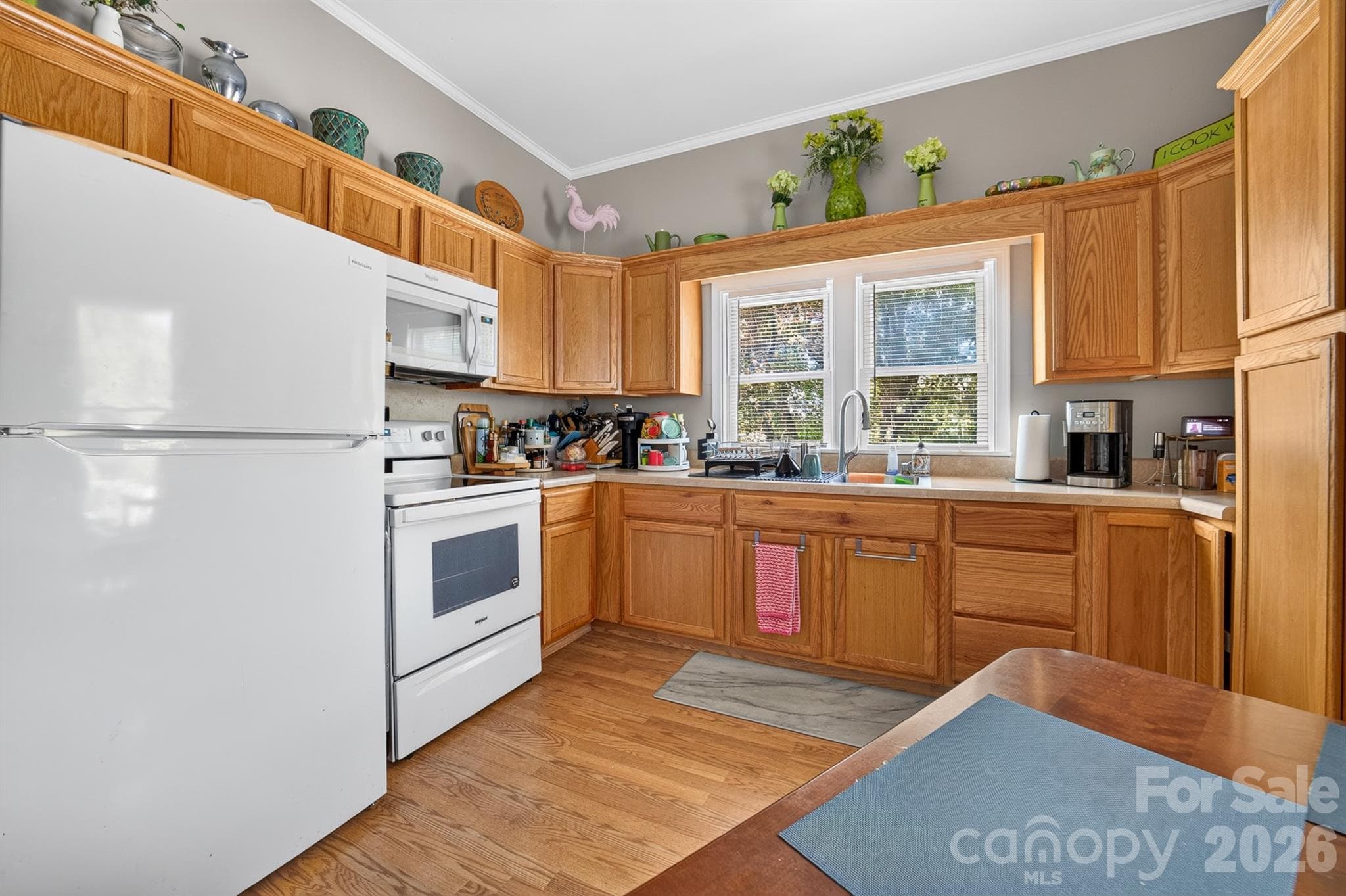 Single Family Residence at 3276 E Calvin Street, Claremont, photo 11 of 29