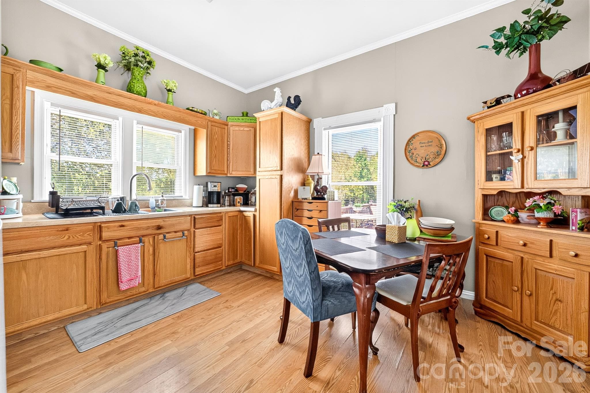 Single Family Residence at 3276 E Calvin Street, Claremont, photo 12 of 29