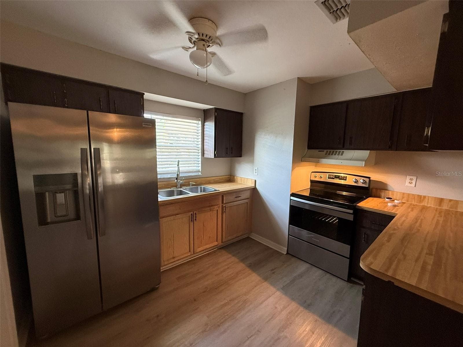 Single Family Residence at 2024 BEL OMBRE CIR, LAKE WALES, photo 5 of 21