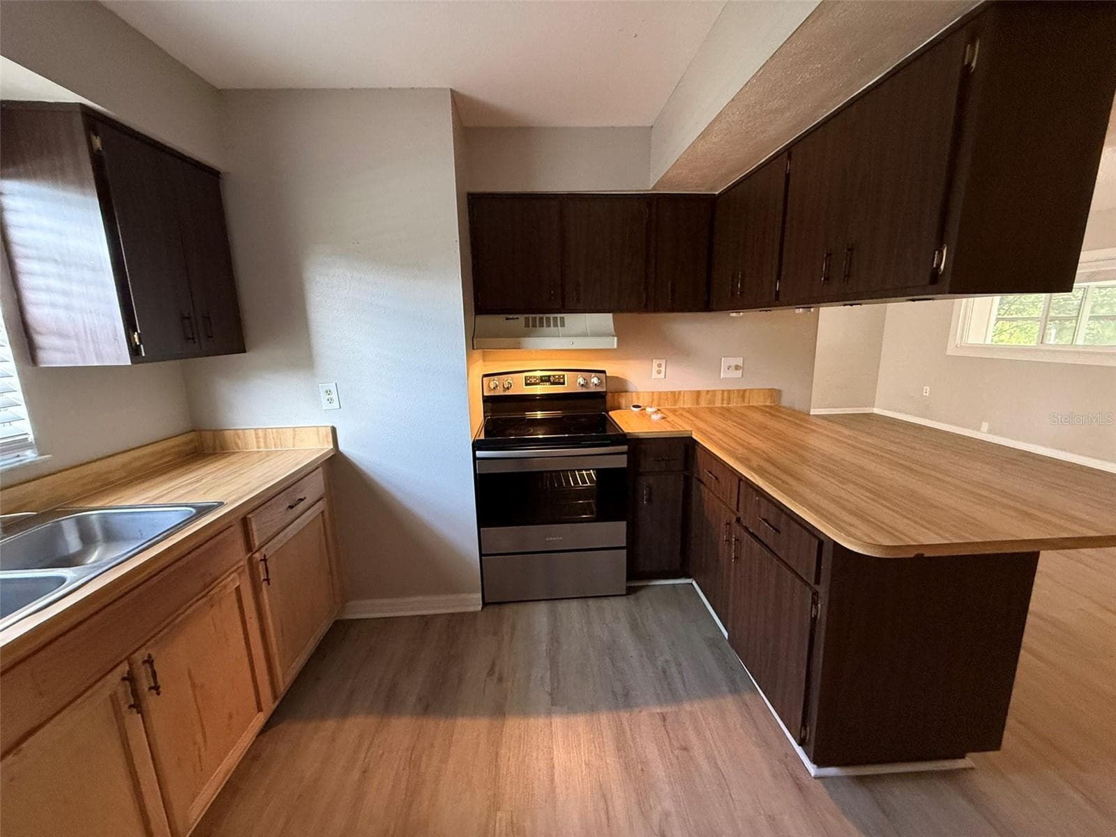 Single Family Residence at 2024 BEL OMBRE CIR, LAKE WALES, photo 6 of 21