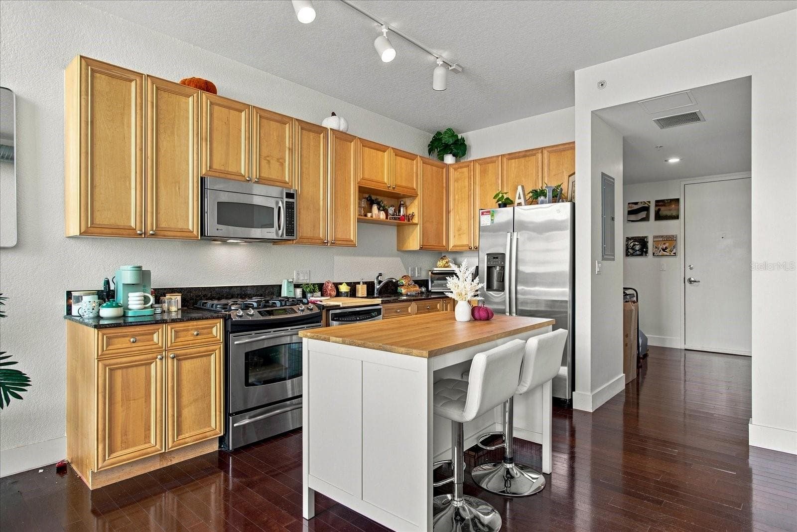 Condominium at 150 E ROBINSON ST #1421, ORLANDO, photo 6 of 40