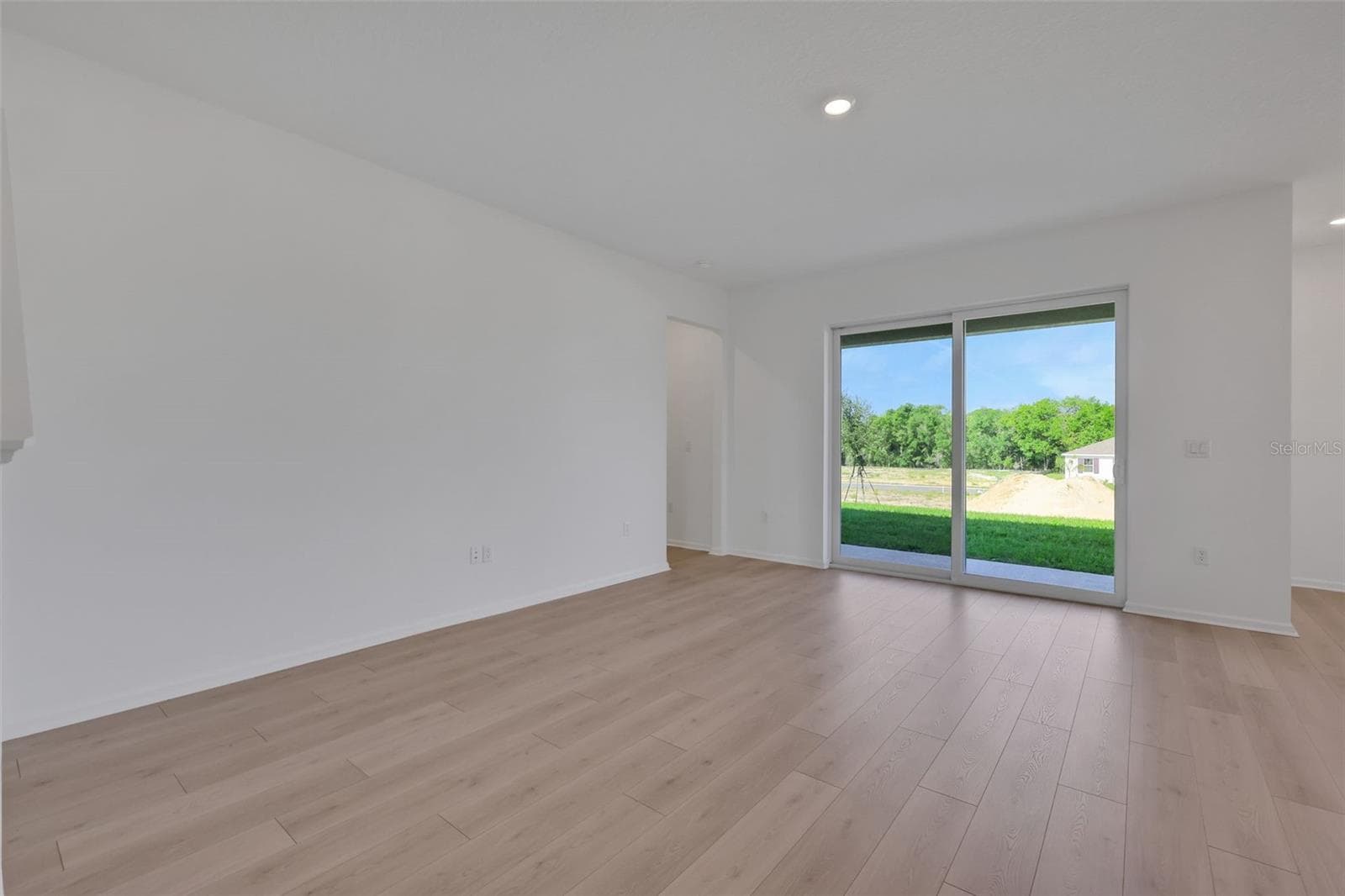 Sample Images - 2956 SUPERMARINE RD, TAVARES