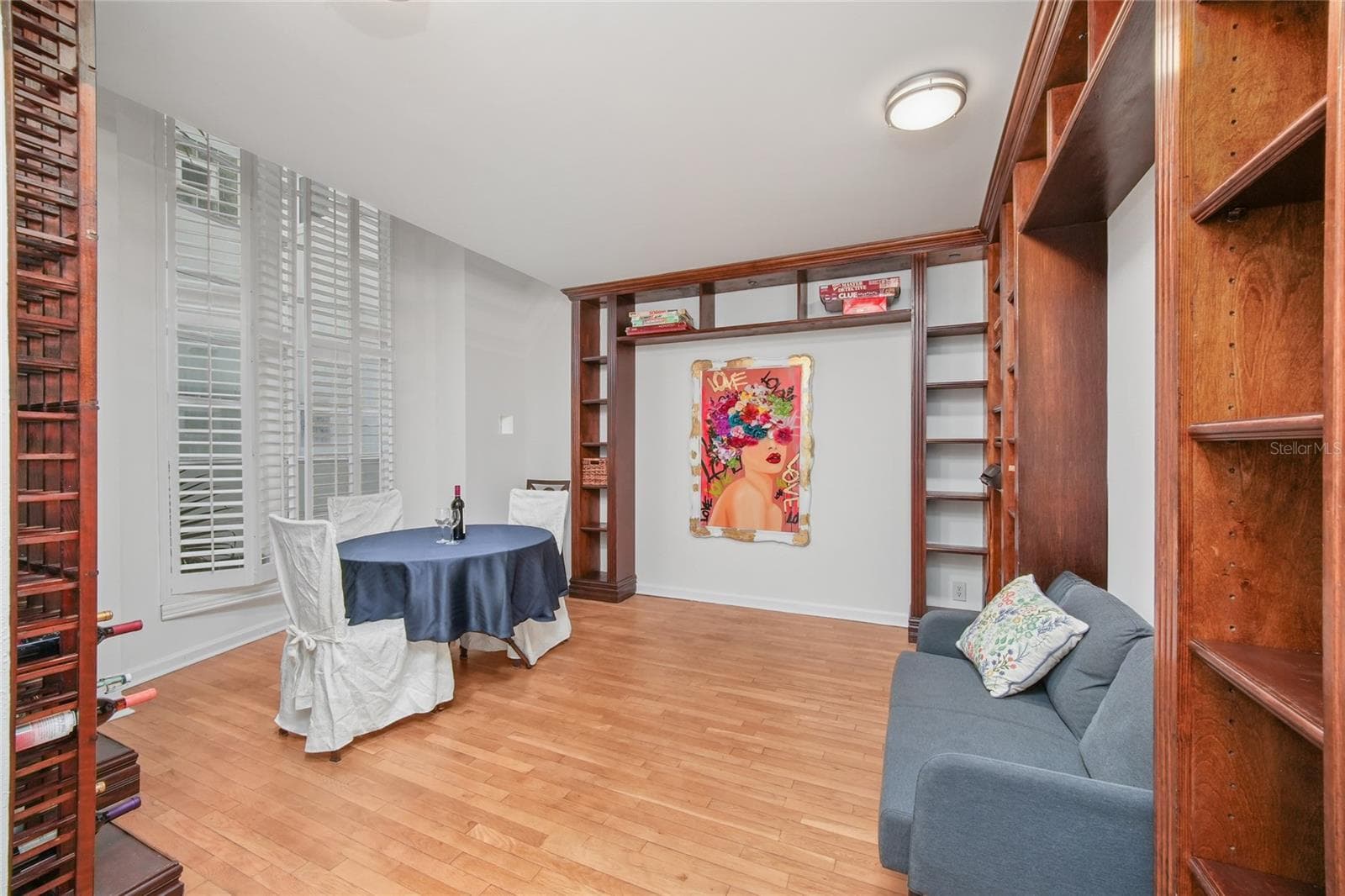 First floor den/family room with built-ins - 4950 BAYSHORE BLVD #16, TAMPA