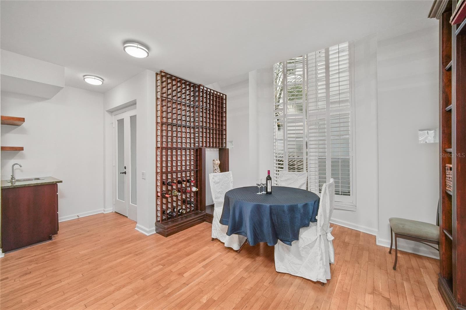 Wet Bar and wine rack - 4950 BAYSHORE BLVD #16, TAMPA
