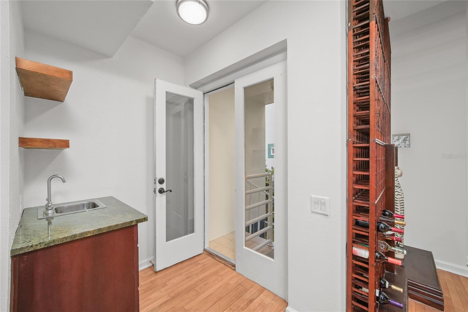 Access to private under building garage via spiral staircase just outside - 4950 BAYSHORE BLVD #16, TAMPA