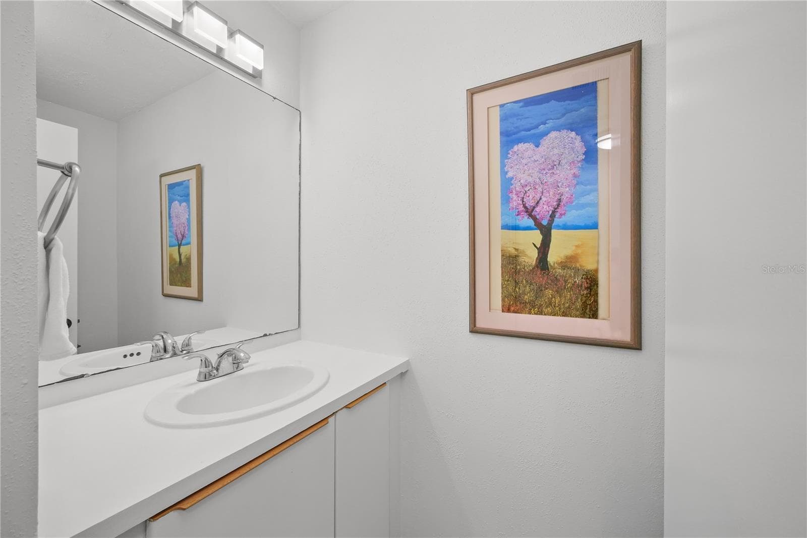 Second floor - half bath - 4950 BAYSHORE BLVD #16, TAMPA
