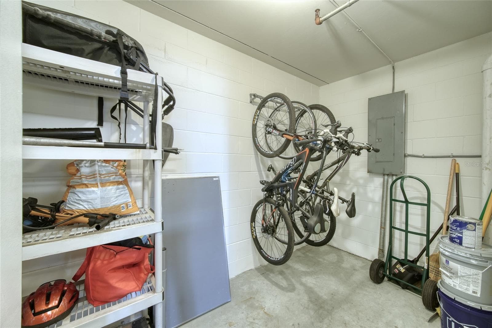 Storage area in garage - 4950 BAYSHORE BLVD #16, TAMPA