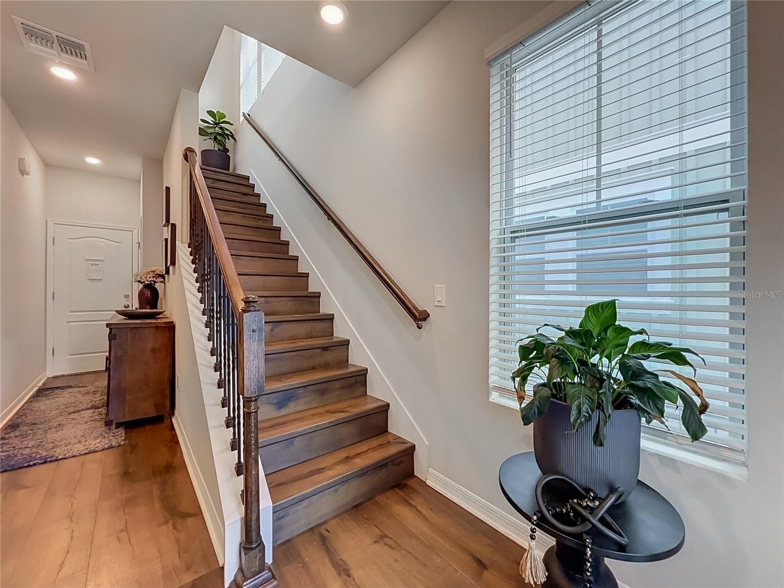 Entry 1st floor - 910 TROWMAN ALY, WINTER GARDEN