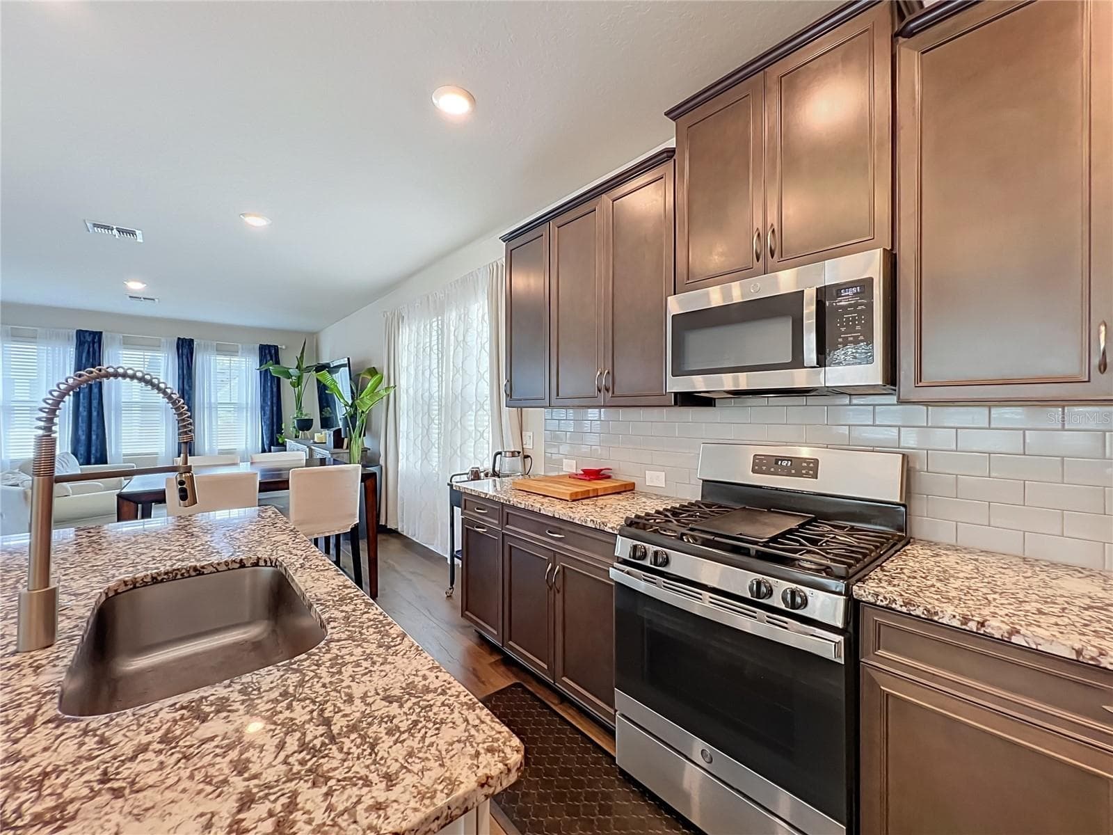 Kitchen/Island 2nd floor - 910 TROWMAN ALY, WINTER GARDEN