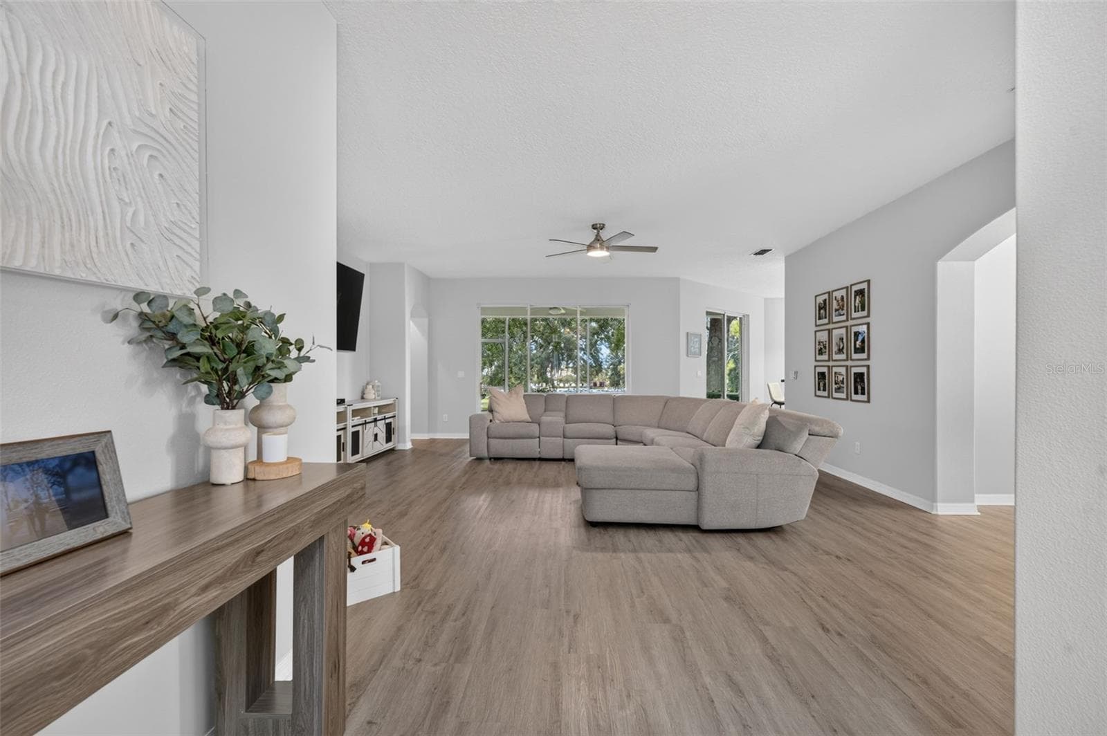 Single Family Residence at 3850 BEACON RIDGE WAY, CLERMONT, photo 4 of 41