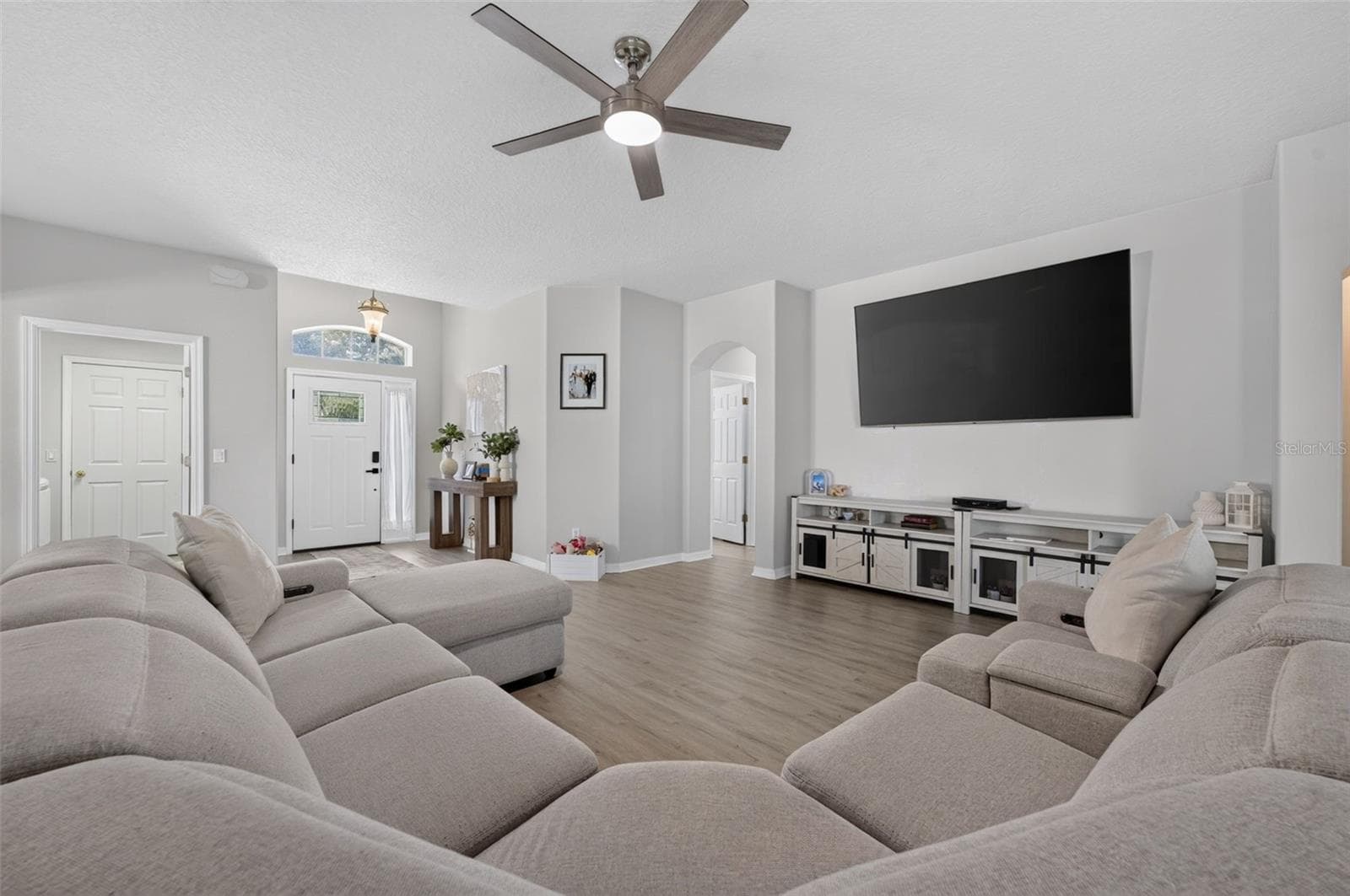 Single Family Residence at 3850 BEACON RIDGE WAY, CLERMONT, photo 6 of 41