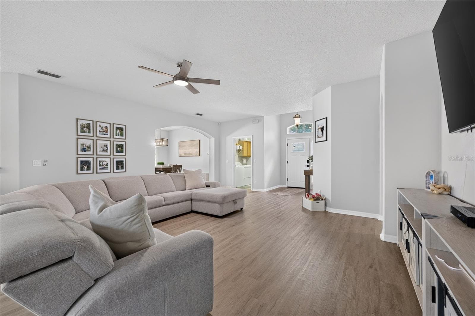 Single Family Residence at 3850 BEACON RIDGE WAY, CLERMONT, photo 7 of 41