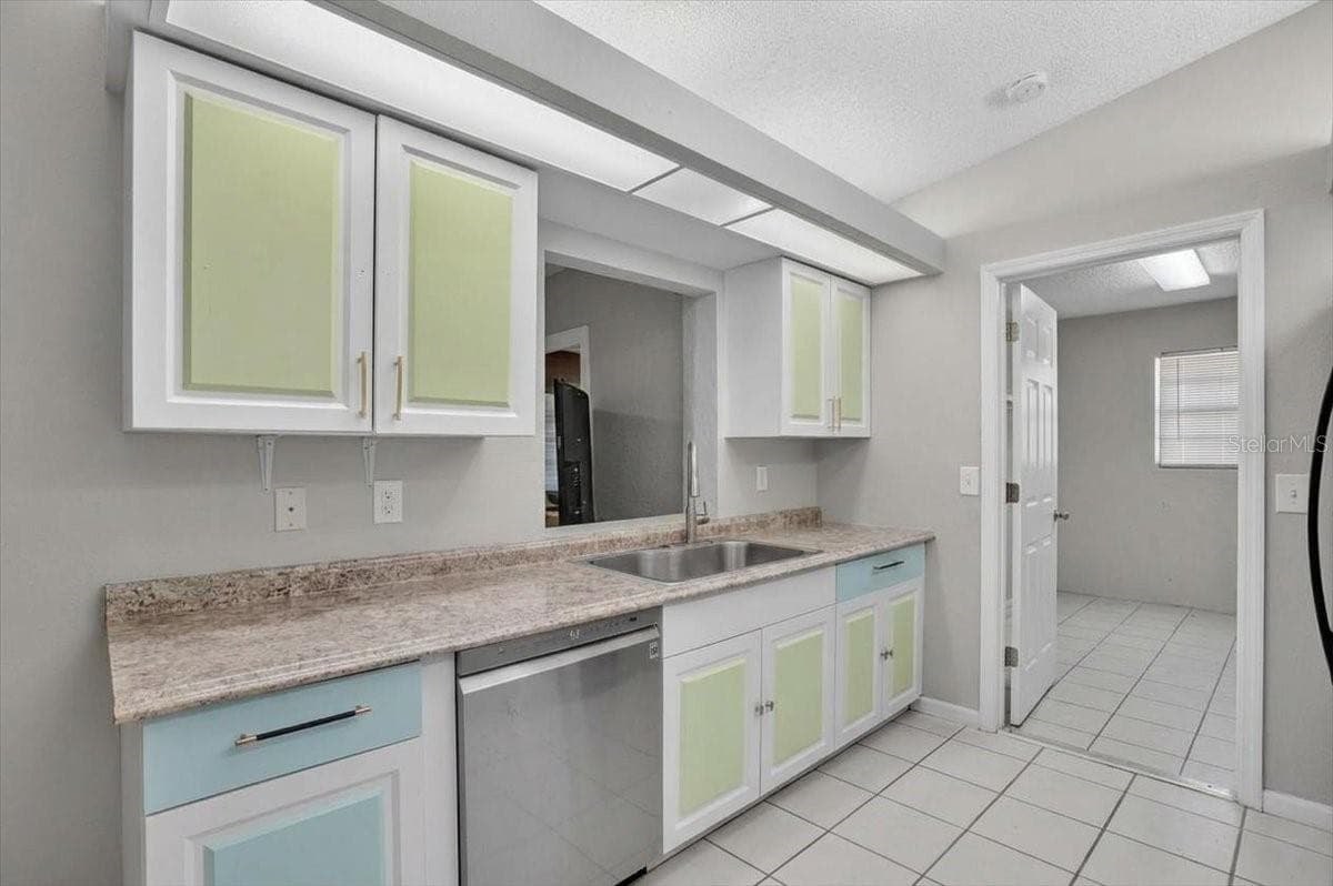 Single Family Residence at 2712 36TH AVENUE TER E, BRADENTON, photo 8 of 26