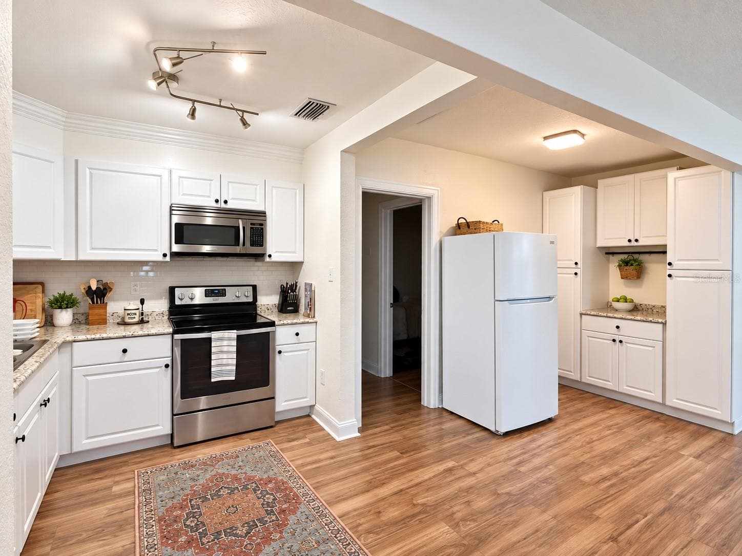 Spacious kitchen - 4924 45TH AVE N, ST PETERSBURG
