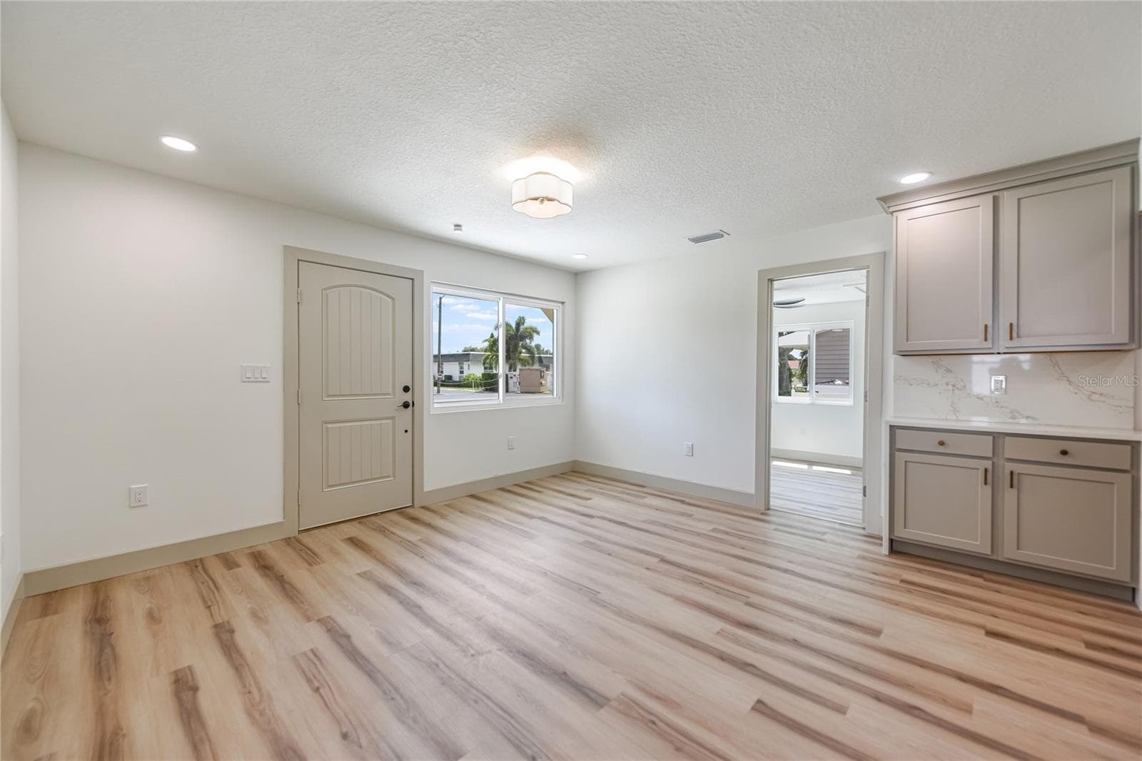 Great Room and Front Door - 7851 40TH AVE N, ST PETERSBURG