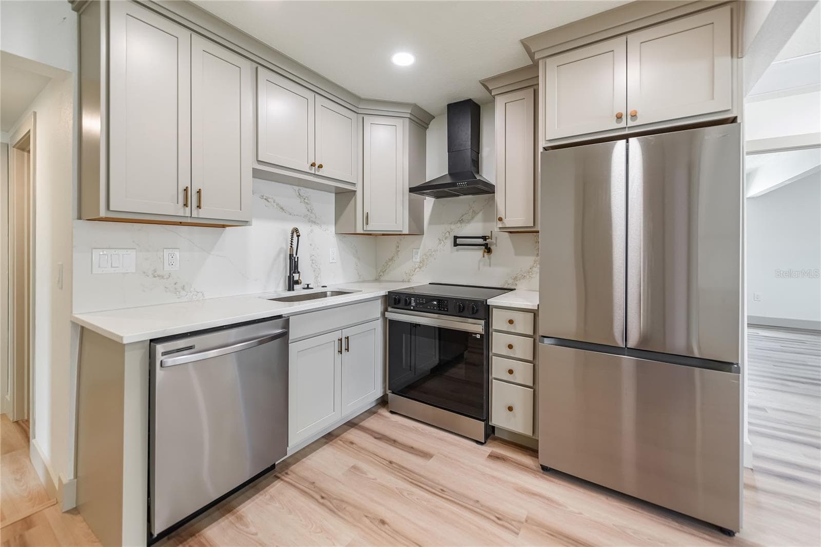 Kitchen - 7851 40TH AVE N, ST PETERSBURG