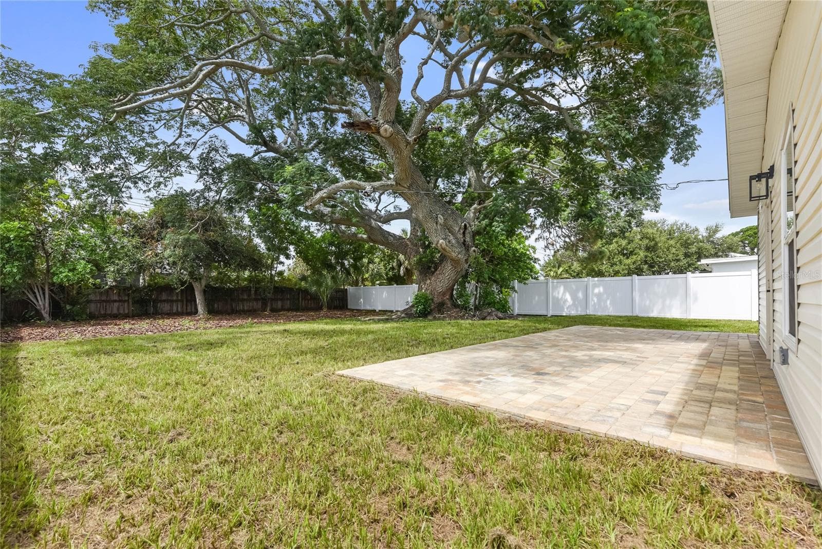 Backyard paver patio - 7851 40TH AVE N, ST PETERSBURG