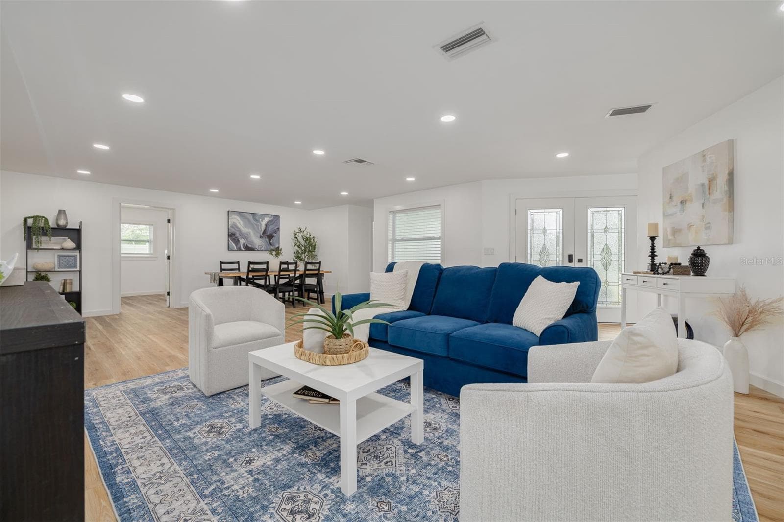 Single Family Residence at 60 KIPLING PLZ, CLEARWATER BEACH, photo 8 of 32