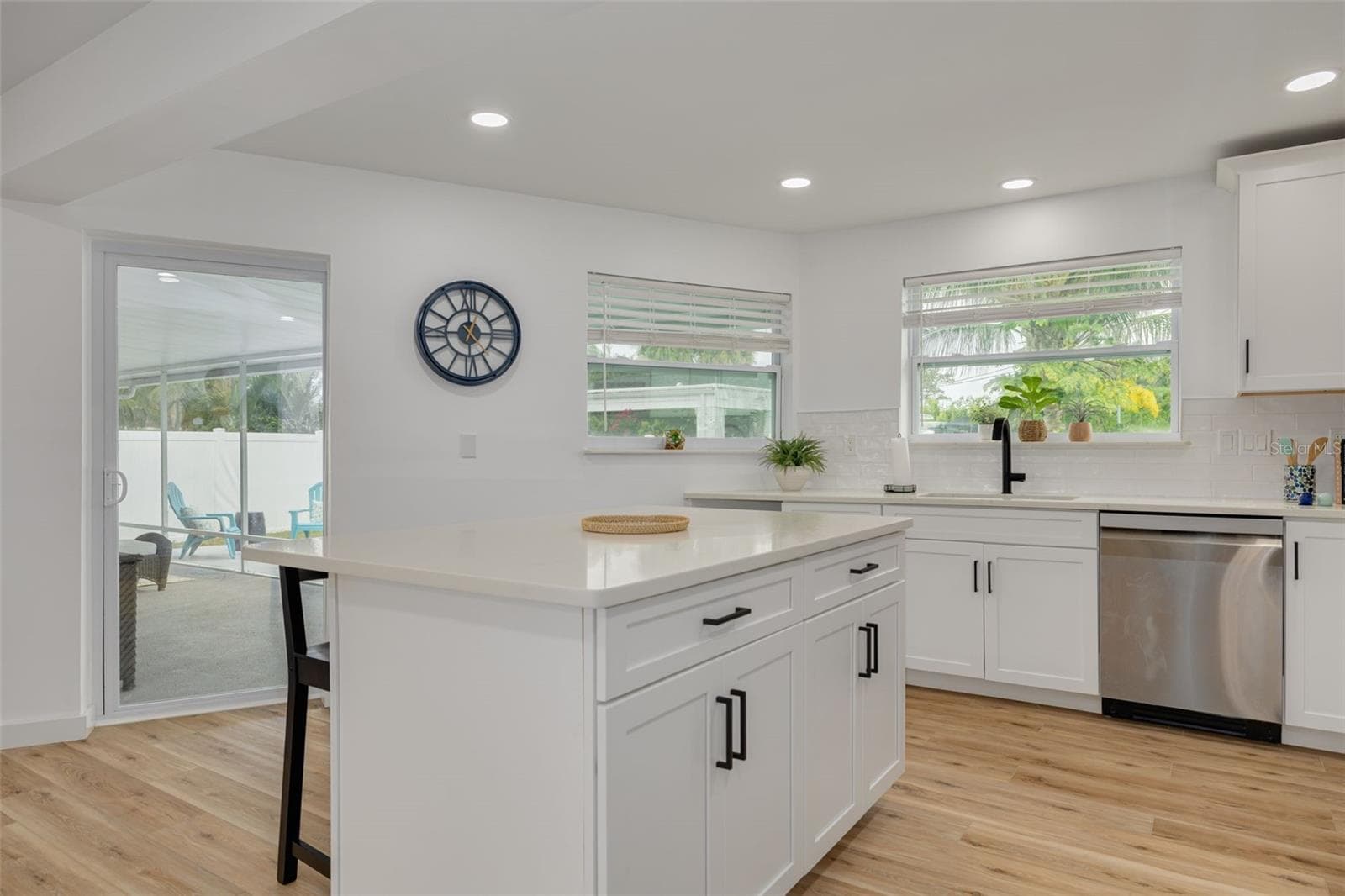 Single Family Residence at 60 KIPLING PLZ, CLEARWATER BEACH, photo 10 of 32