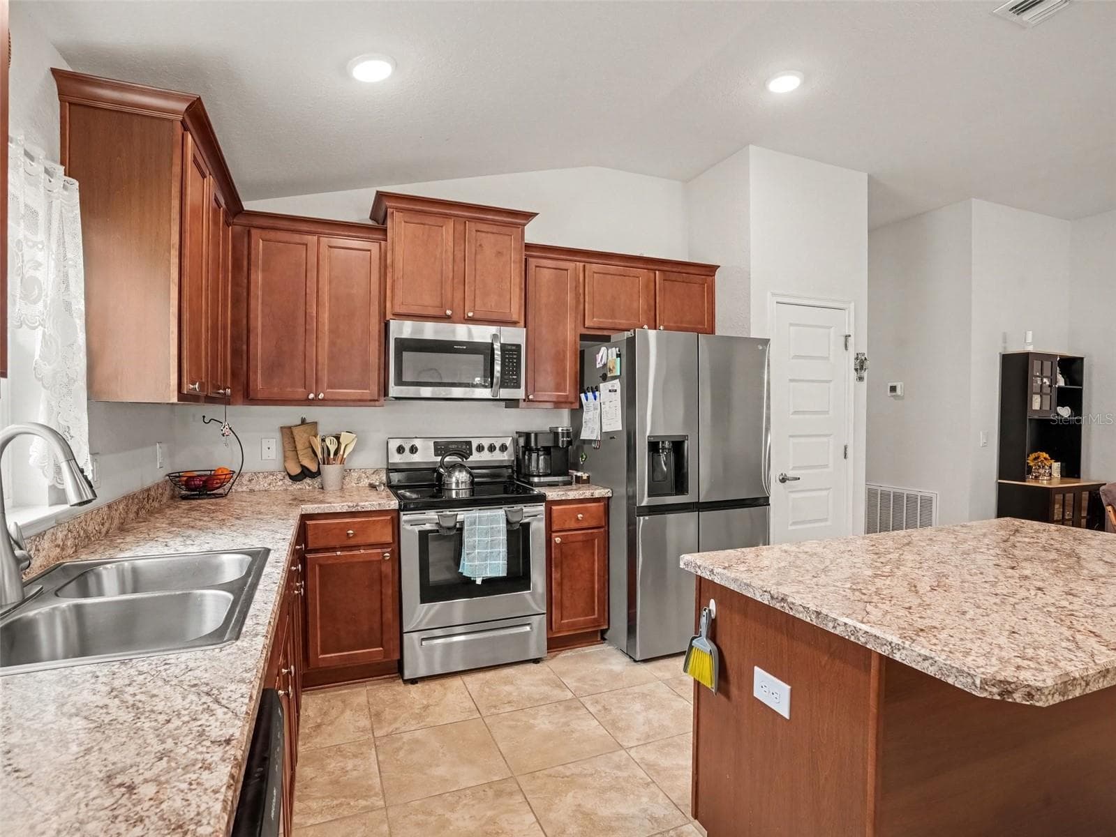 Single Family Residence at 256 KRENSON BAY LOOP, WINTER HAVEN, photo 5 of 30