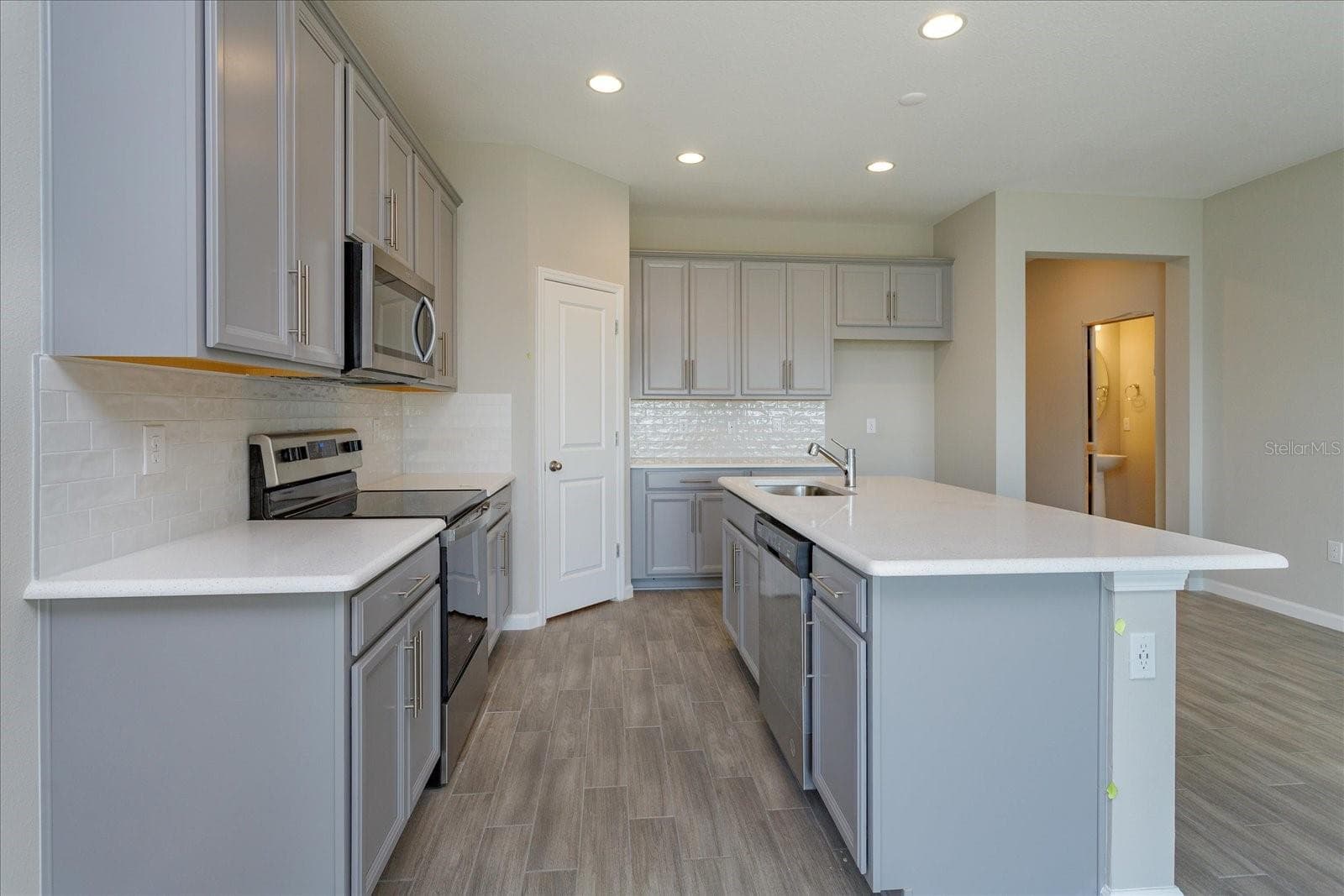 Sample Images - 2914 SUPERMARINE RD, TAVARES