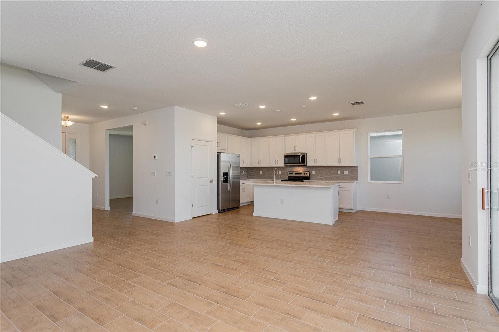 Virtually Staged Sample Images - 2908 SUPERMARINE RD, TAVARES