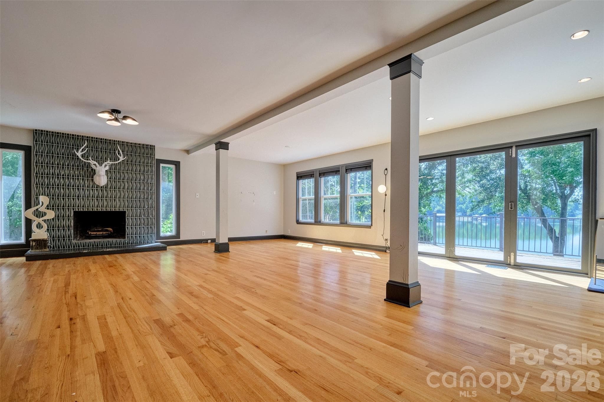 Single Family Residence at 486 Willow Cove Road, Lake Wylie, photo 10 of 43