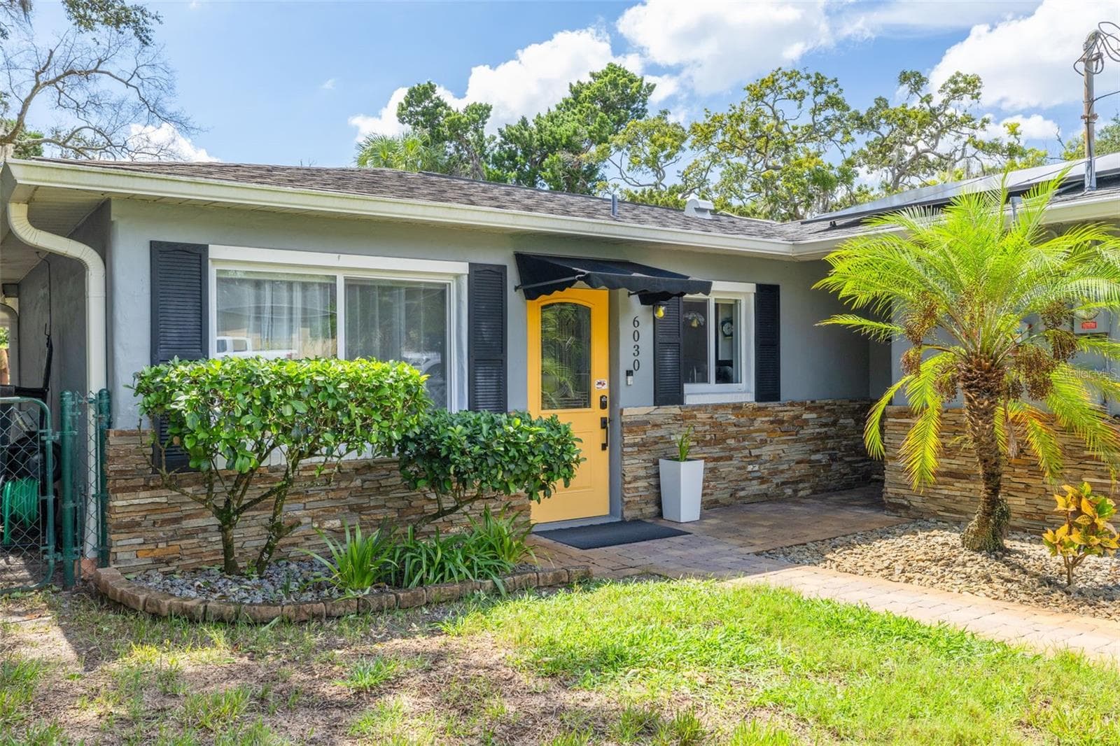 Single Family Residence at 6030 OAK RIDGE AVE, NEW PORT RICHEY, photo 6 of 43