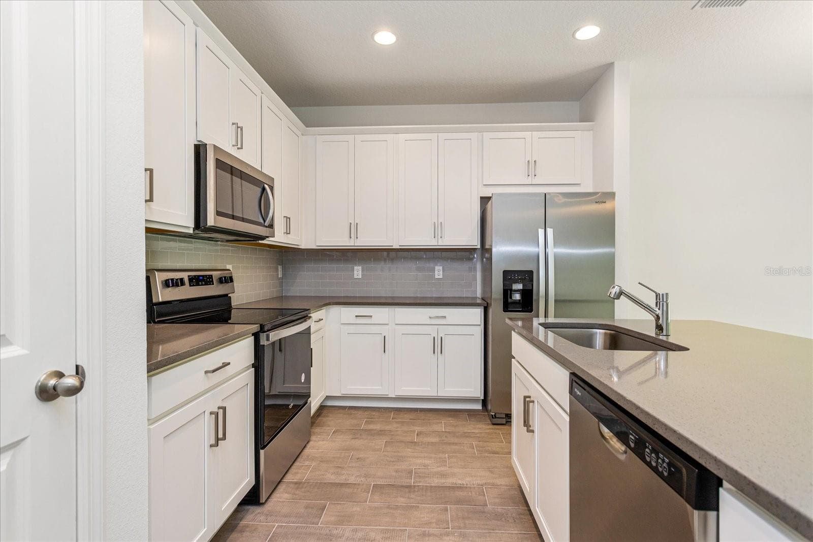 Sample Images - 2812 DOOLITTLE ST, TAVARES