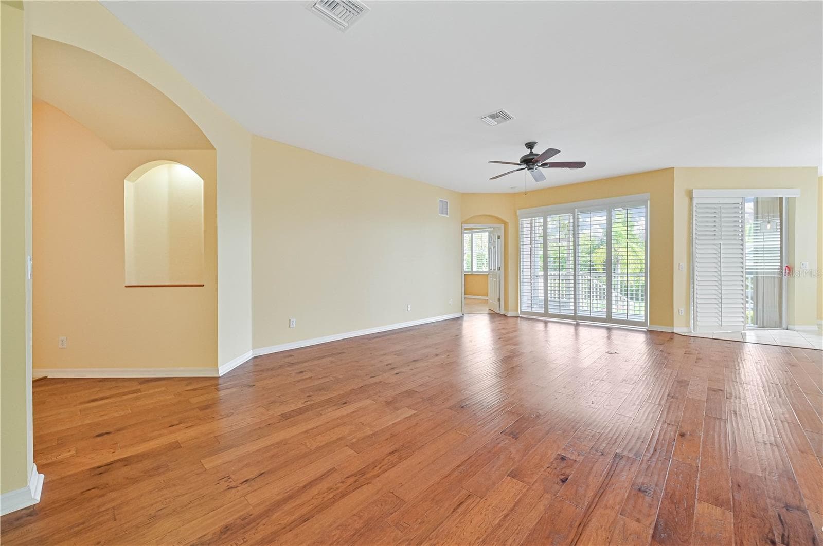 GREAT ROOM - 17434 BOCA VISTA RD #1006, PUNTA GORDA