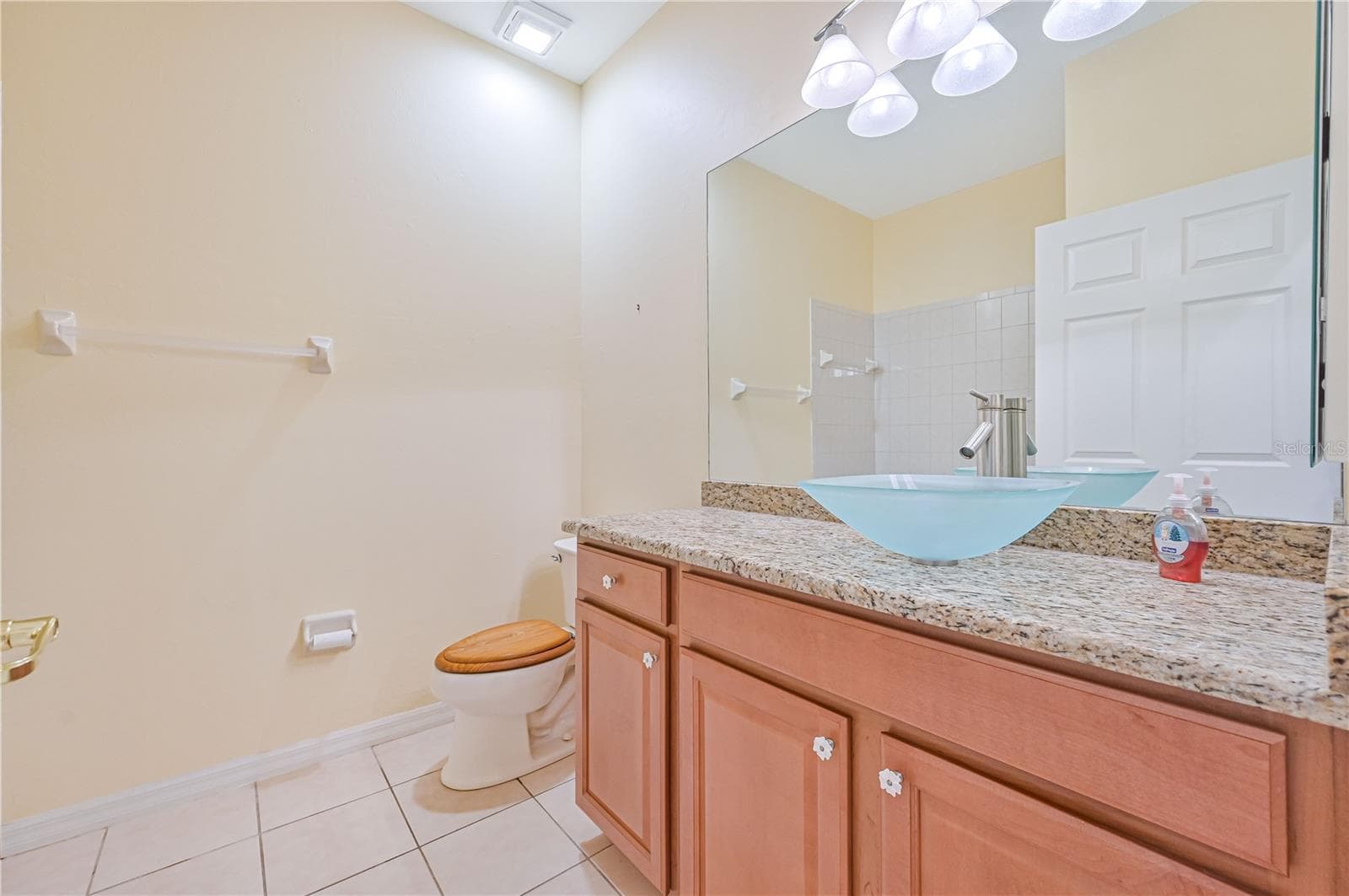 GUEST BATH - 17434 BOCA VISTA RD #1006, PUNTA GORDA