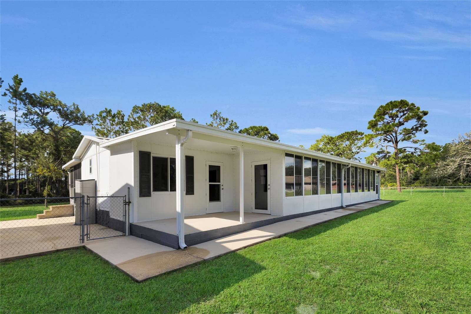 MH - Front Porch/Entry - 133 MOORES TRL, PALATKA