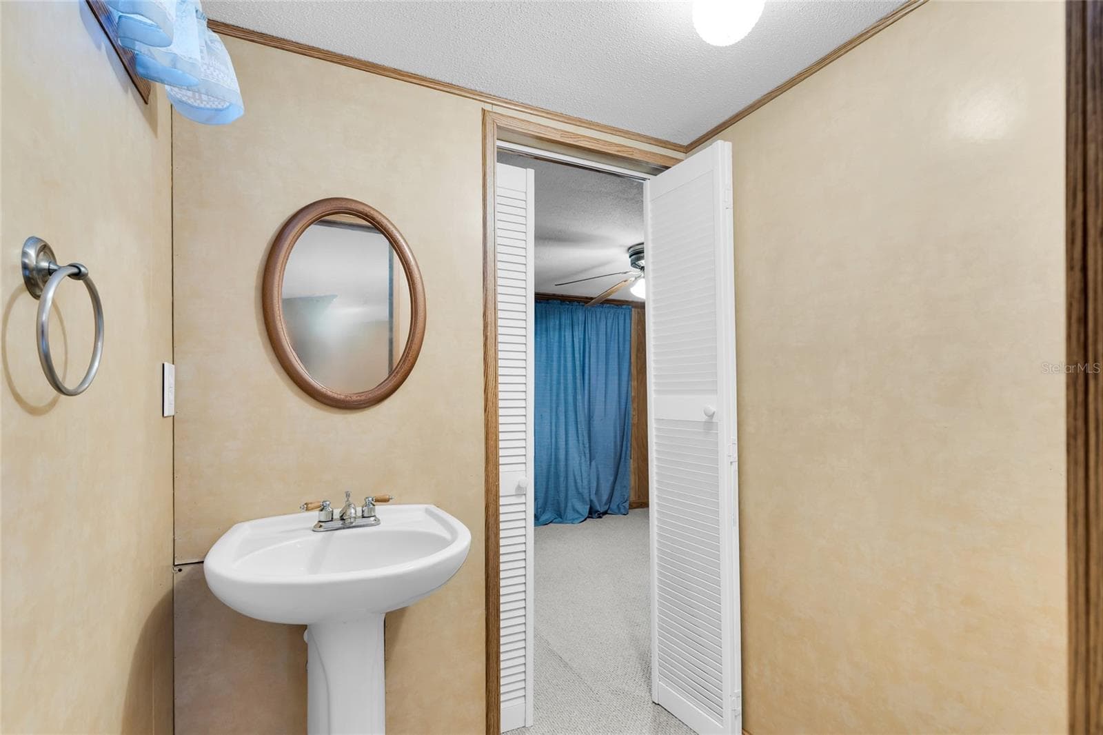 MH - Guest 1/2 Bath - 133 MOORES TRL, PALATKA