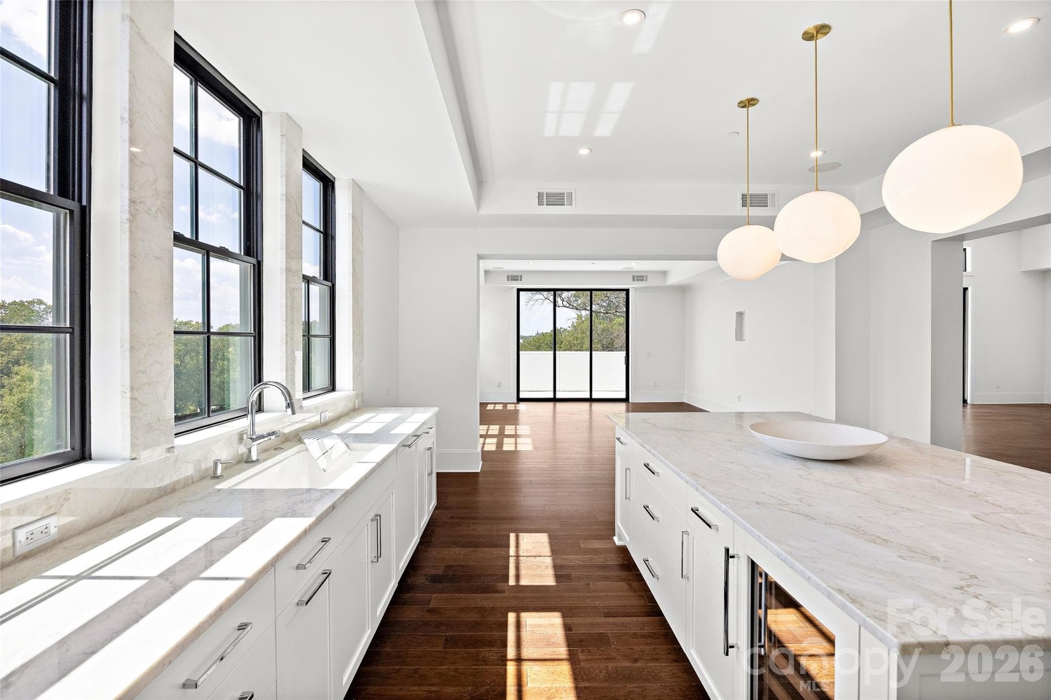 Condominium at 409 Queens Road, Charlotte, photo 17 of 48