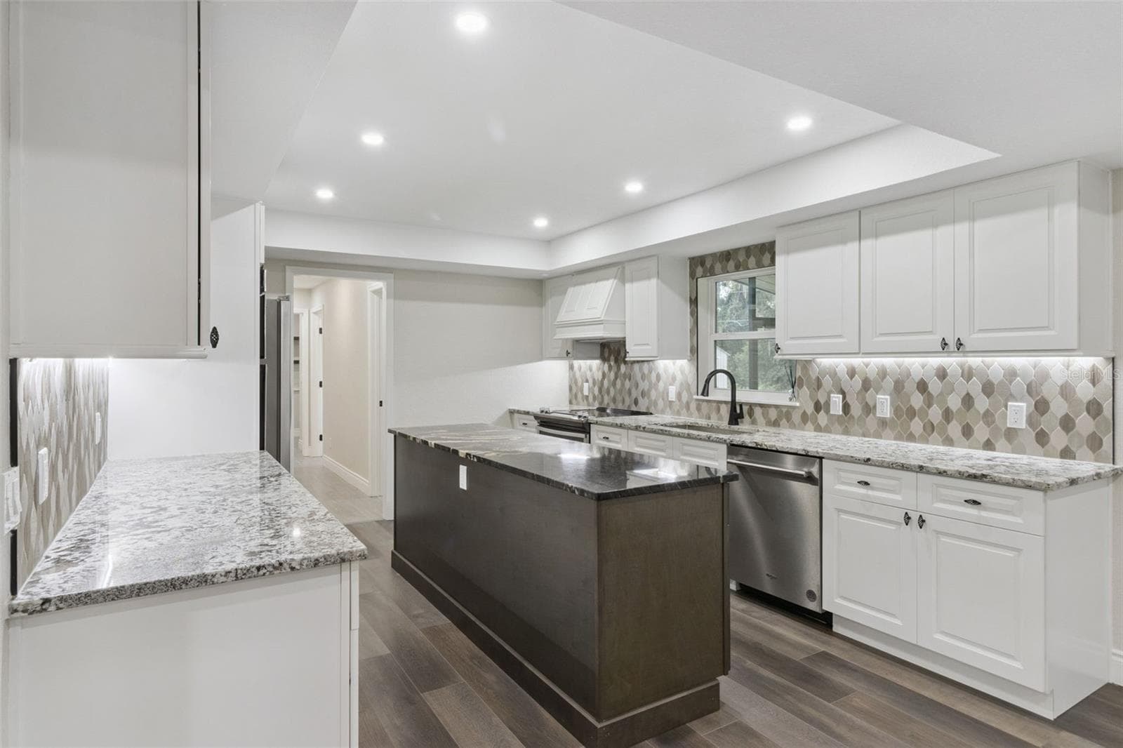 Chef's Dream Kitchen - 3415 IMPERIAL LN, LAKELAND