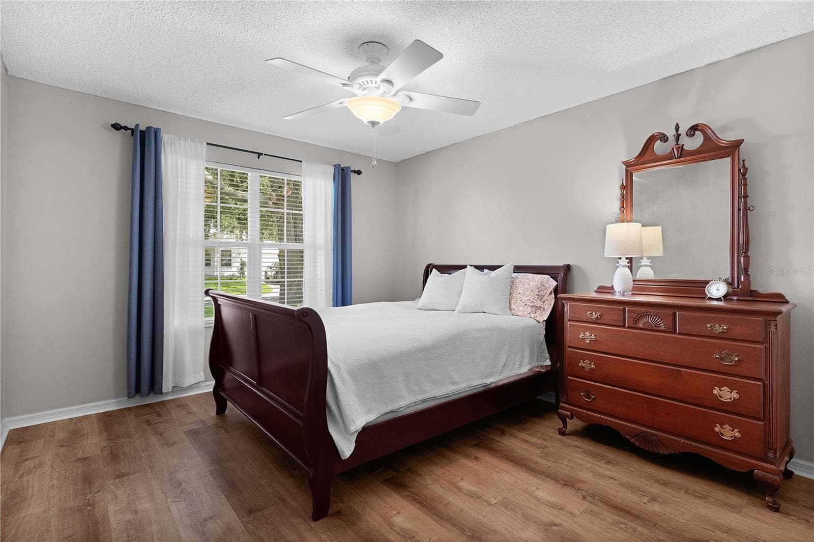 Front guest bedroom - 2902 CHELTENHAM CT, THE VILLAGES