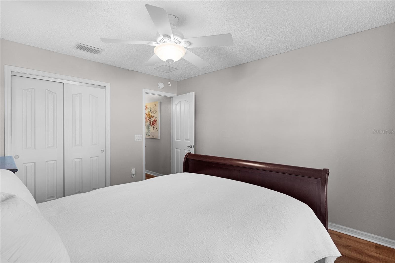 Front guest bedroom with built in closet - 2902 CHELTENHAM CT, THE VILLAGES