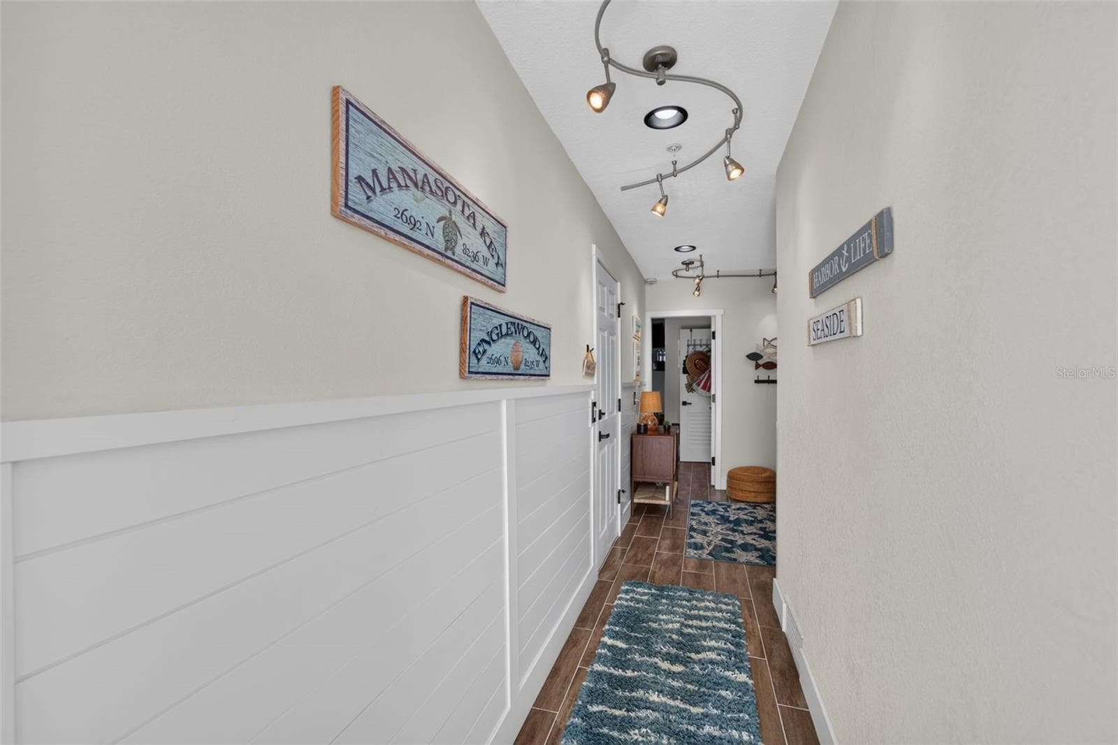 Townhouse at 8284 HARBORSIDE CIR, ENGLEWOOD, photo 10 of 96