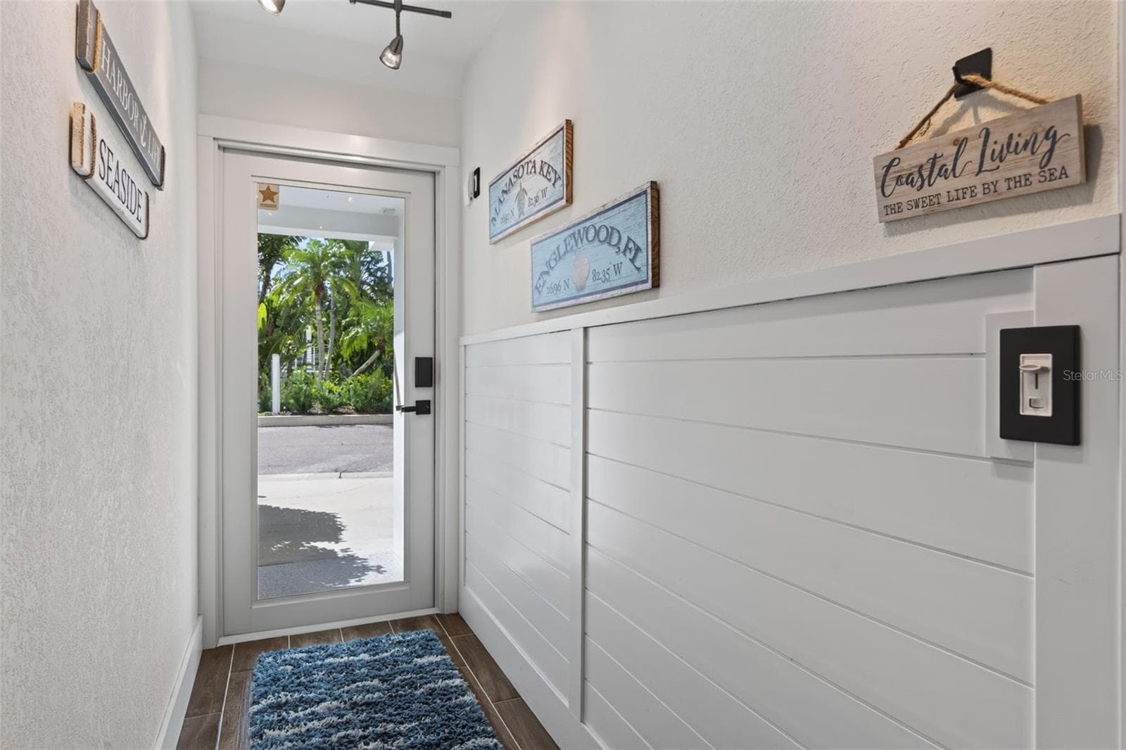 Townhouse at 8284 HARBORSIDE CIR, ENGLEWOOD, photo 11 of 96