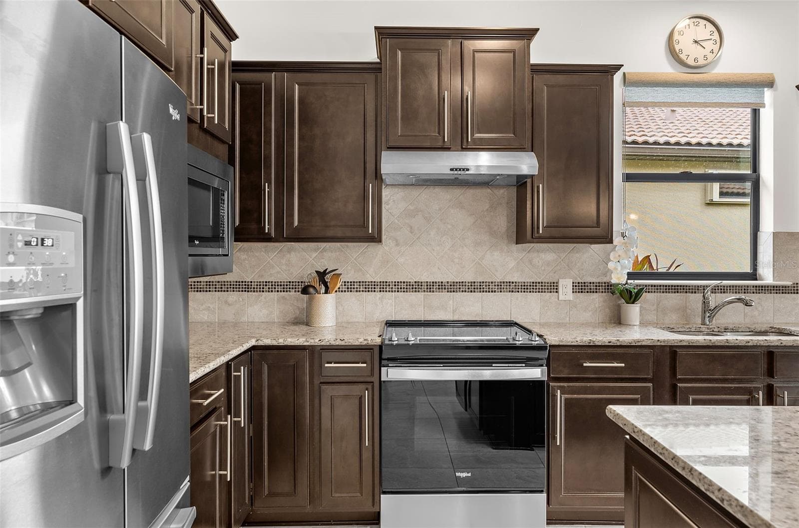Granite countertops - 13825 KARINA ST, VENICE