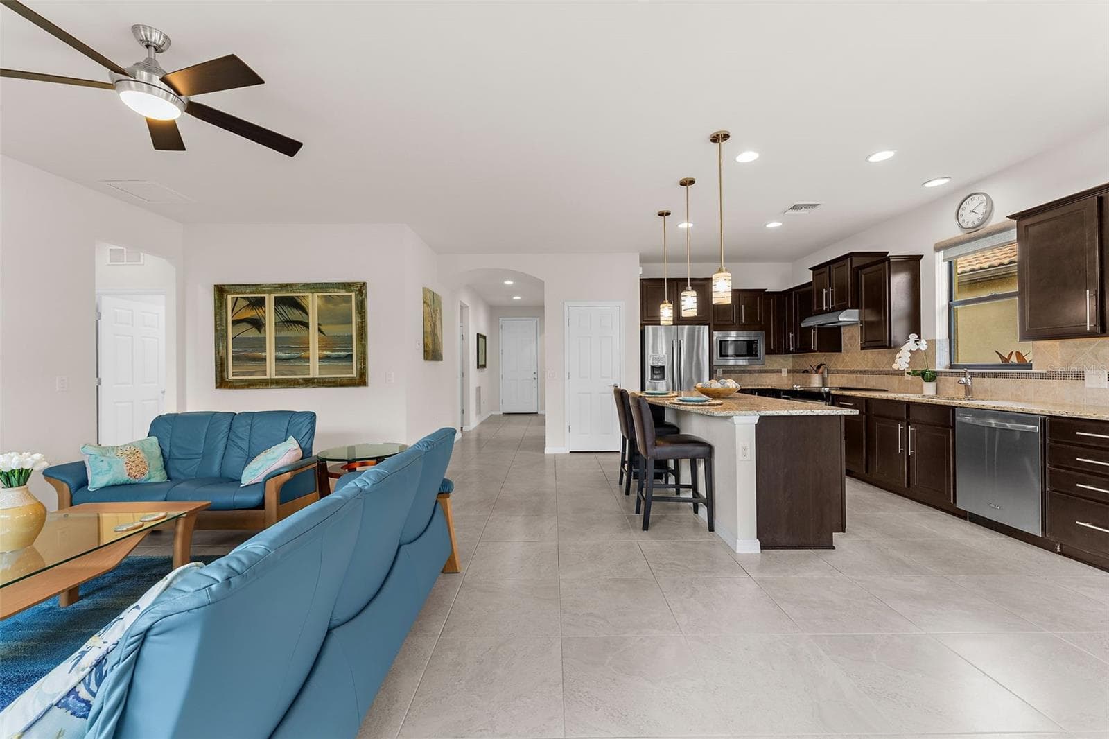 Living room - 13825 KARINA ST, VENICE