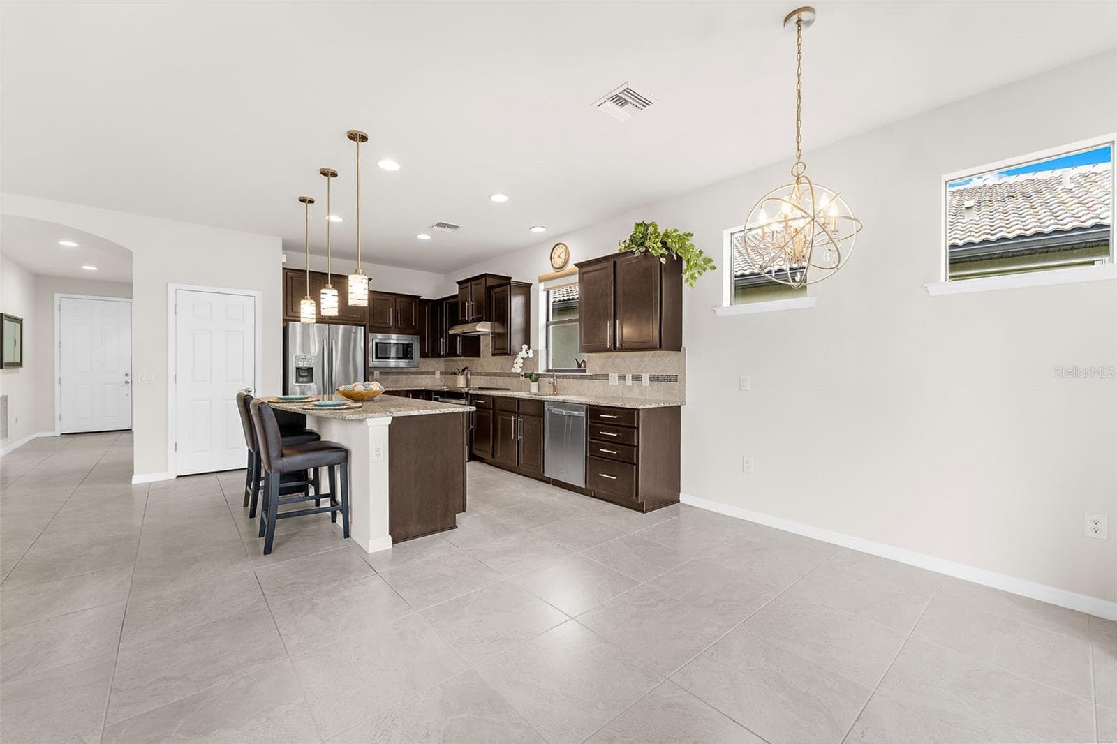 Neutral tones - 13825 KARINA ST, VENICE