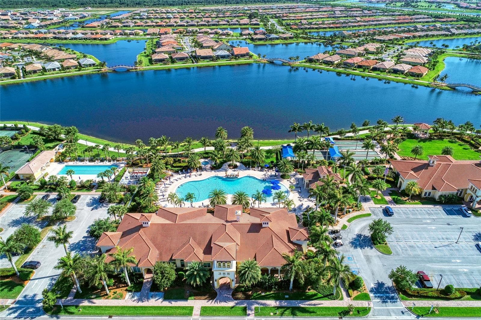 Stunning water views - 13825 KARINA ST, VENICE