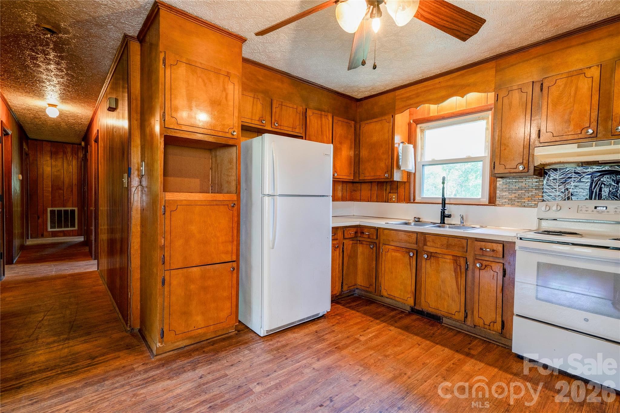 Single Family Residence at 720 Levi Street, Shelby, photo 8 of 29