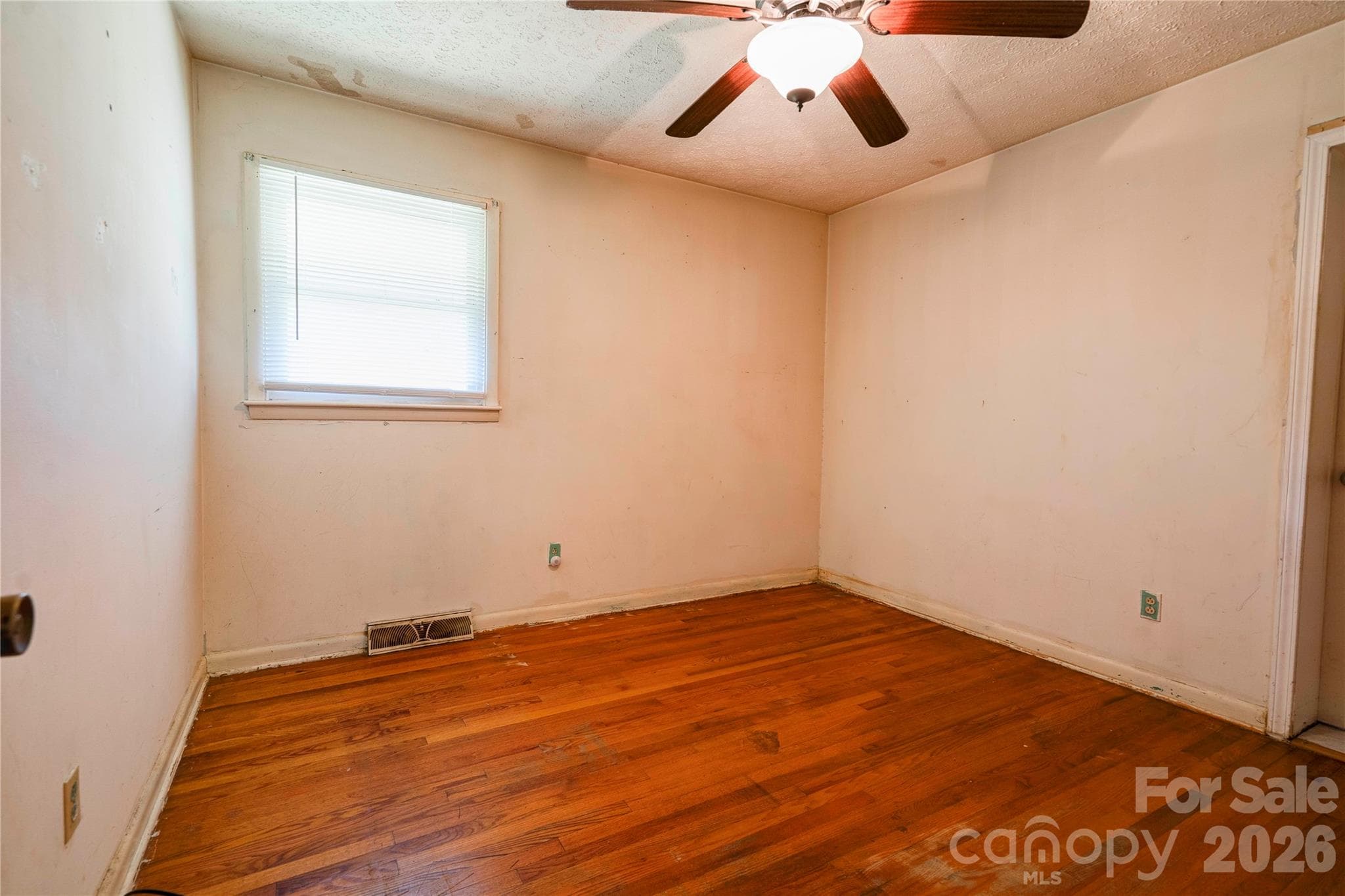 Single Family Residence at 720 Levi Street, Shelby, photo 18 of 29
