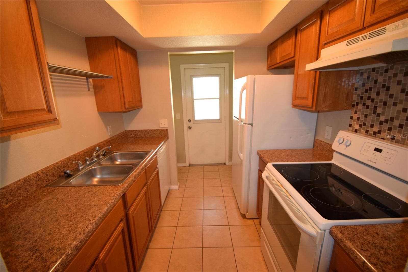 Apartment at 2237 BORDEAU CT #2, AUBURNDALE, photo 2 of 13