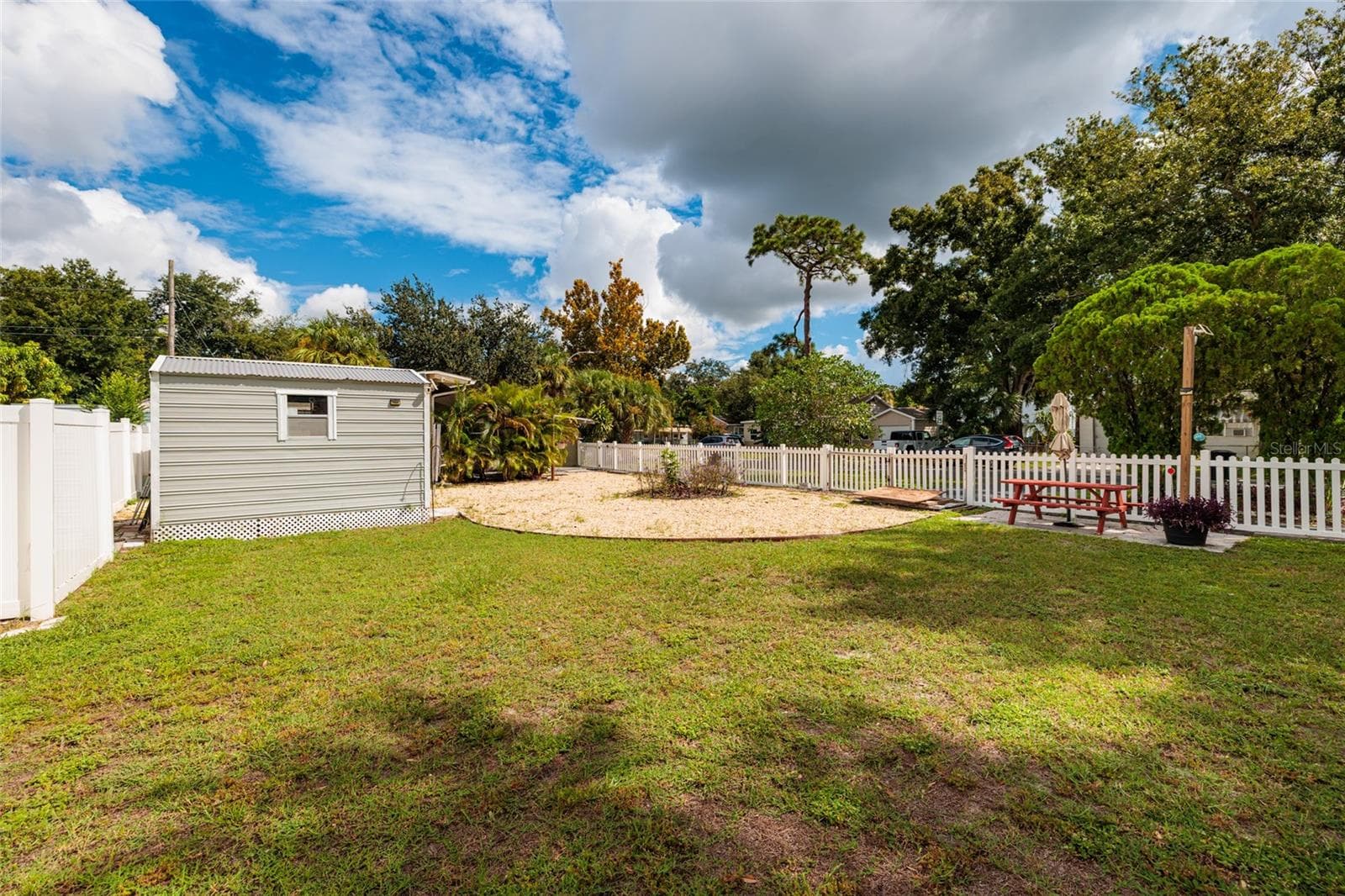 Single Family Residence at 1903 30TH AVE N, ST PETERSBURG, photo 5 of 33